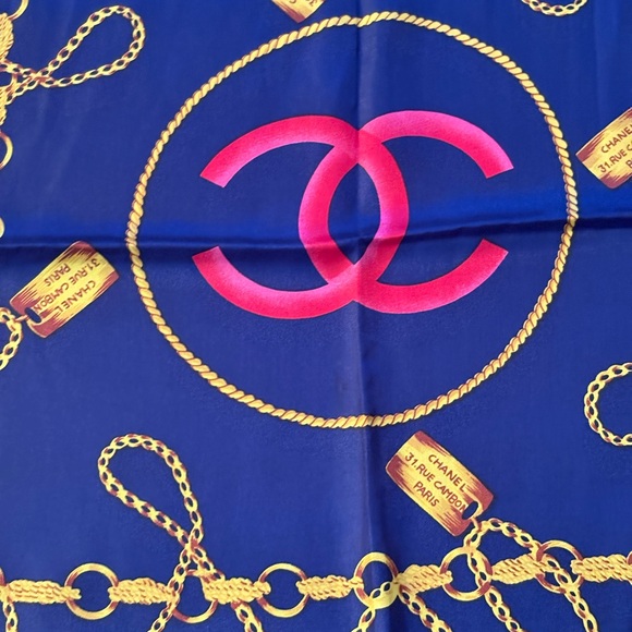 Chanel Vintage-Style Chain belt Navy and Pink Silk Scarf - Picture 10 of 10